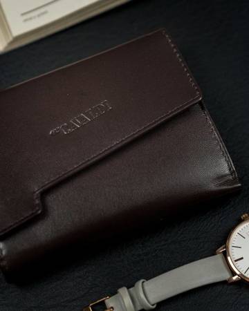 Skórzany portfel damski z klapką RFID Cavaldi